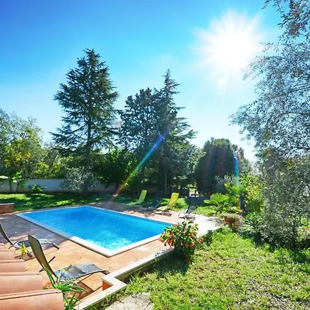 With Pool Near Umag Apartman *