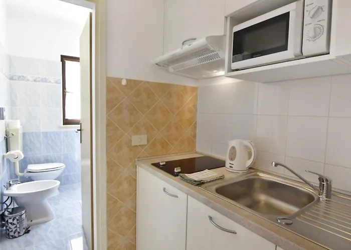 Apartment With Pool Near Umag Mazurija