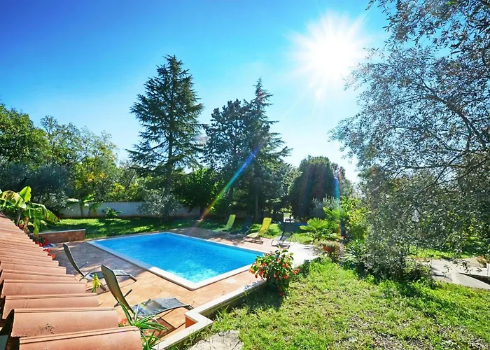 With Pool Near Umag Apartment *