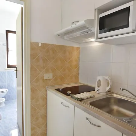 Apartmán With Pool Near Umag Mazurija