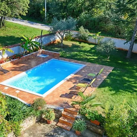 Lejlighed With Pool Near Umag Mazurija